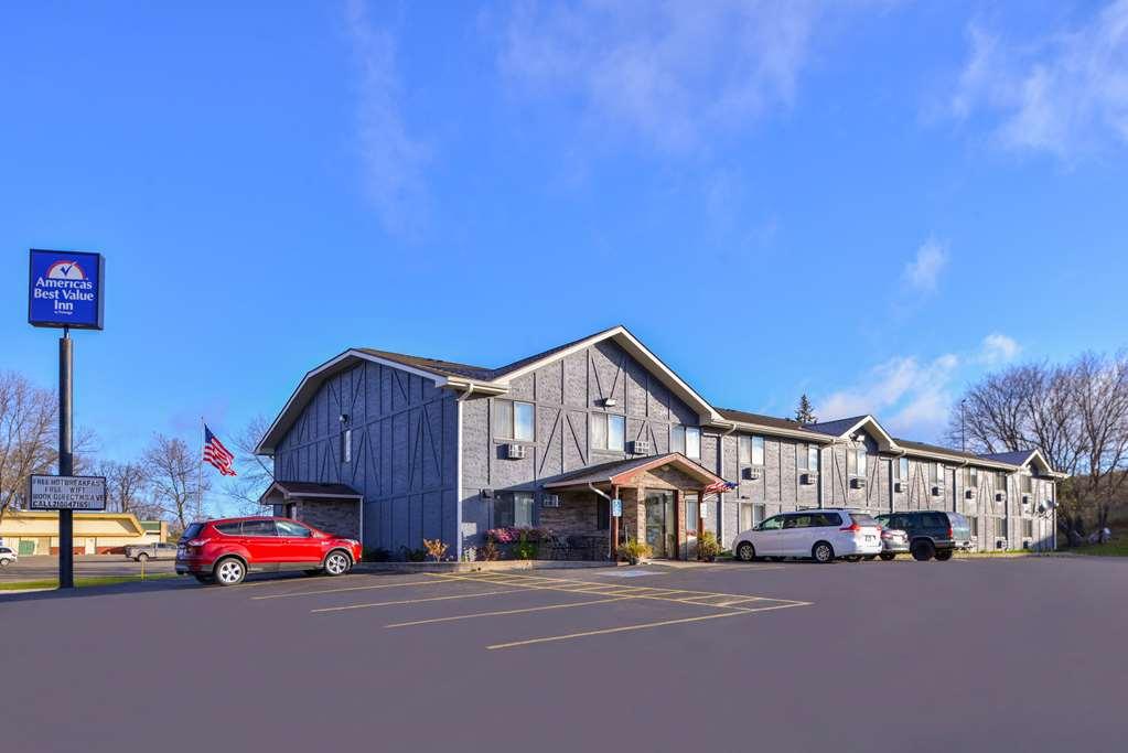 Americas Best Value Inn & Suites Detroit Lakes Εξωτερικό φωτογραφία