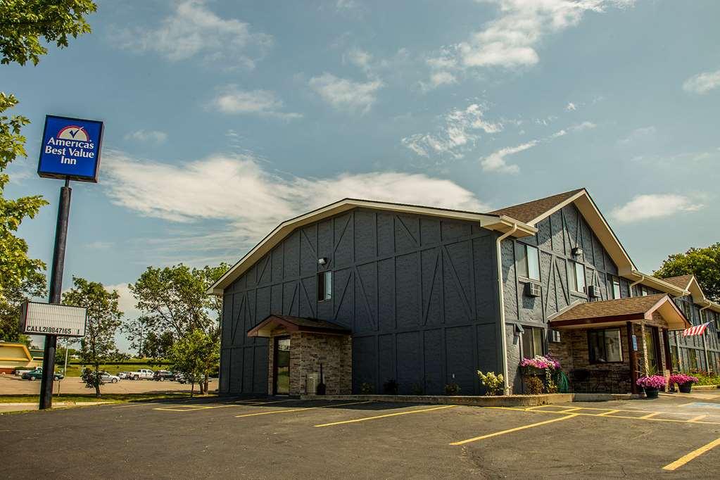 Americas Best Value Inn & Suites Detroit Lakes Εξωτερικό φωτογραφία