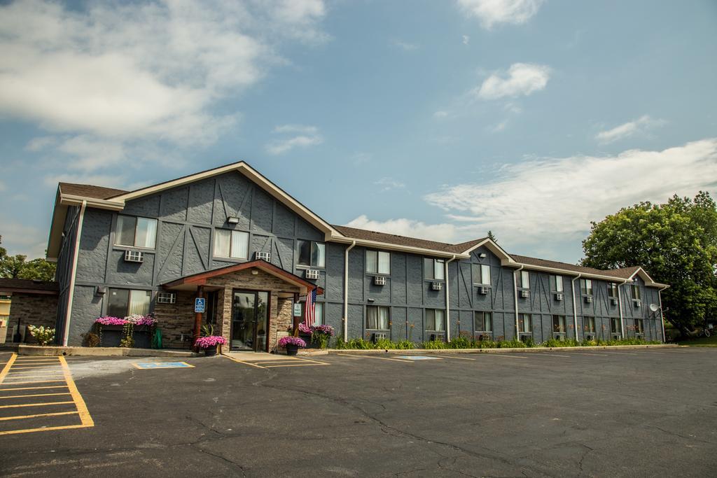 Americas Best Value Inn & Suites Detroit Lakes Εξωτερικό φωτογραφία