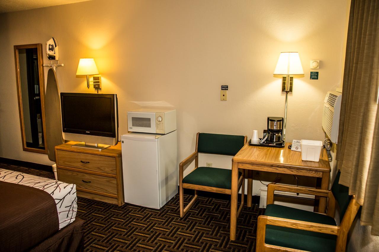 Americas Best Value Inn & Suites Detroit Lakes Εξωτερικό φωτογραφία