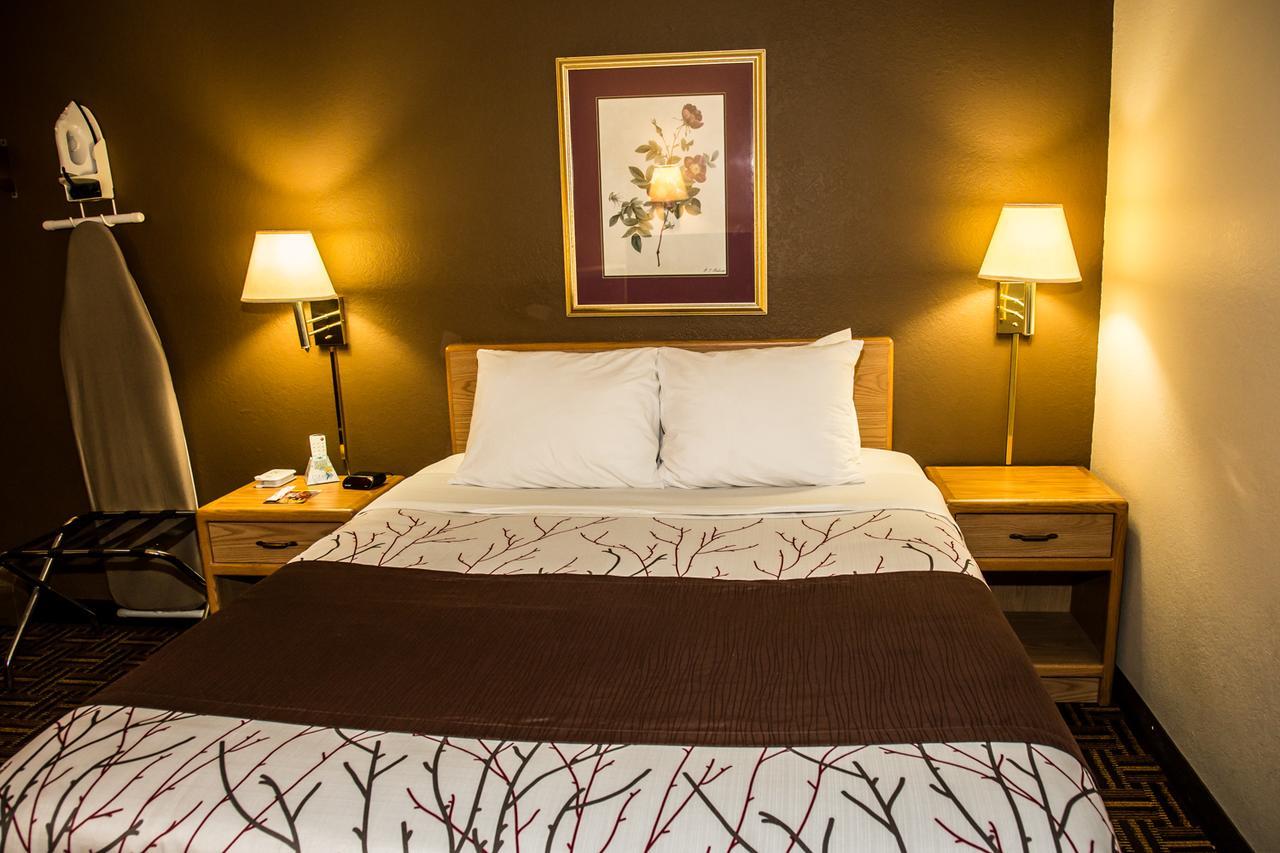 Americas Best Value Inn & Suites Detroit Lakes Εξωτερικό φωτογραφία