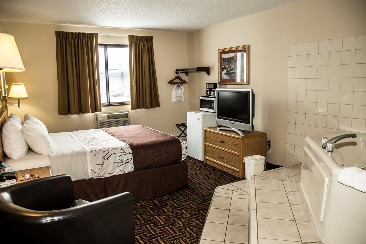 Americas Best Value Inn & Suites Detroit Lakes Εξωτερικό φωτογραφία