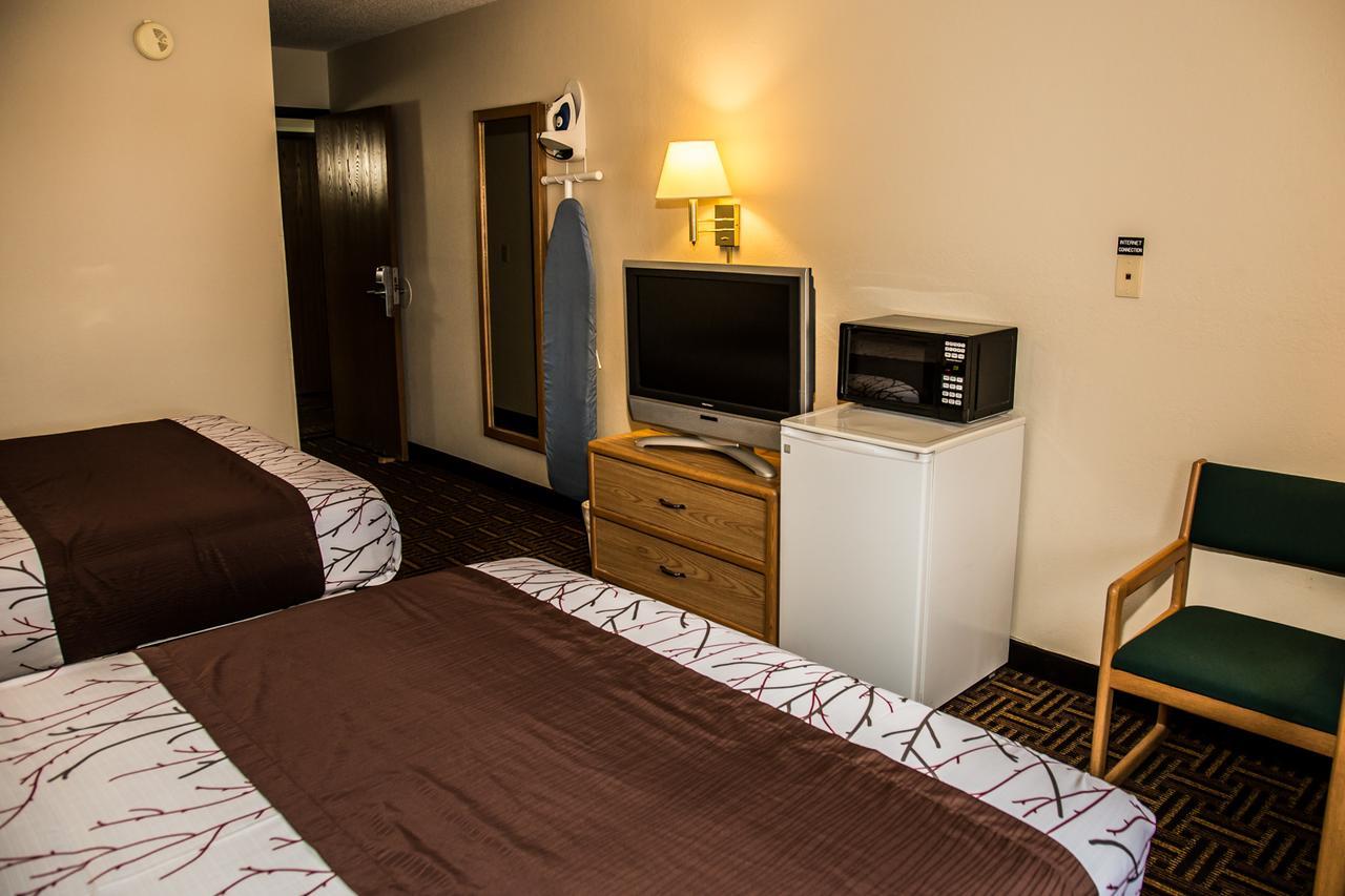 Americas Best Value Inn & Suites Detroit Lakes Εξωτερικό φωτογραφία