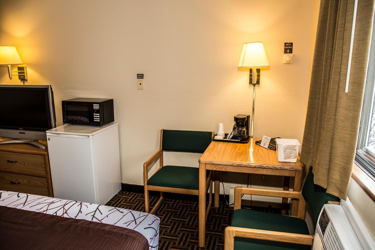 Americas Best Value Inn & Suites Detroit Lakes Εξωτερικό φωτογραφία