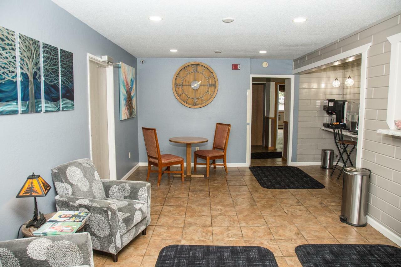 Americas Best Value Inn & Suites Detroit Lakes Εξωτερικό φωτογραφία