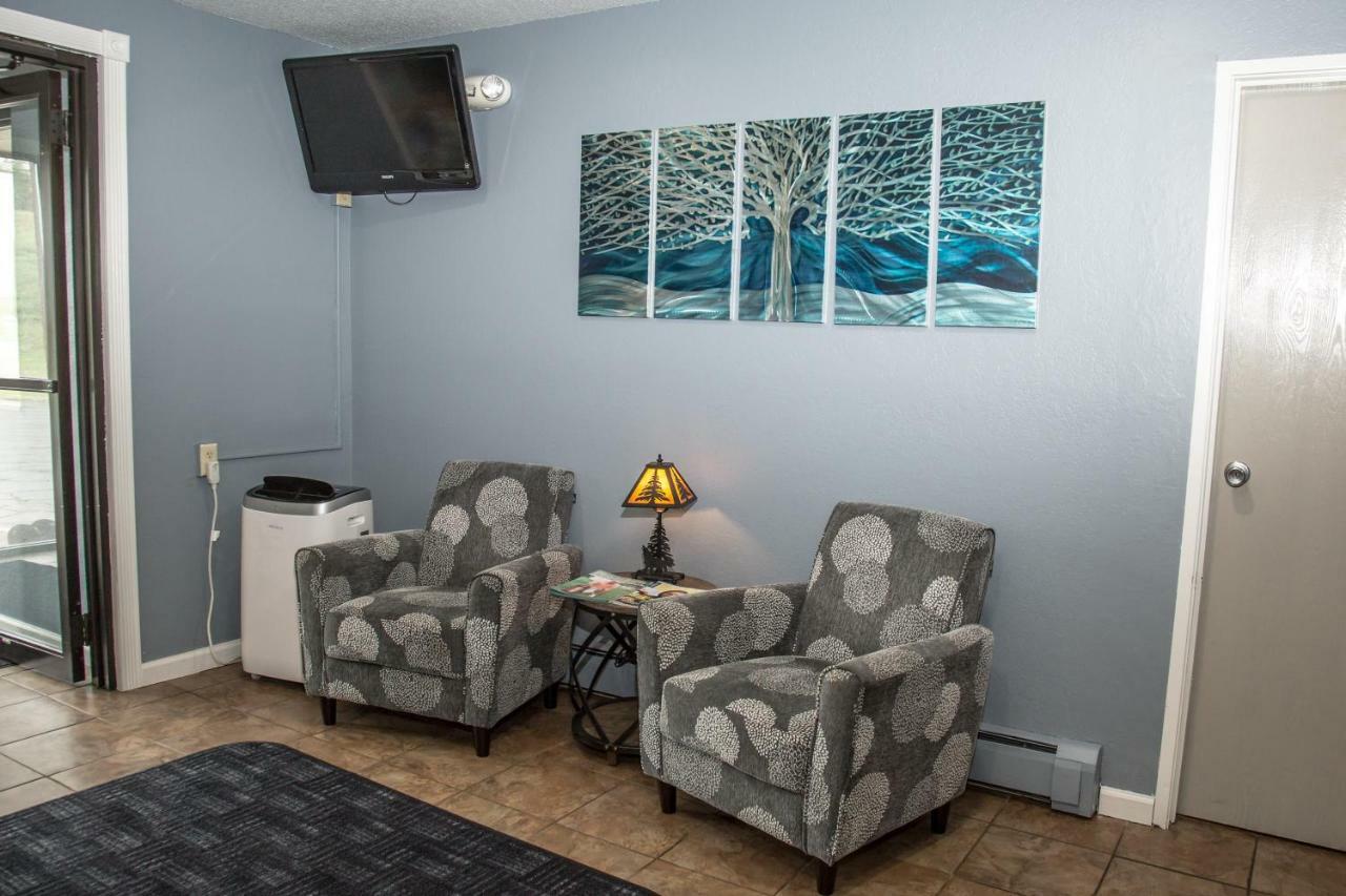 Americas Best Value Inn & Suites Detroit Lakes Εξωτερικό φωτογραφία